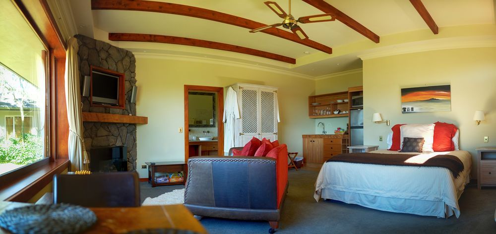 Tauhara Sunrise Lodge Taupomeer Buitenkant foto